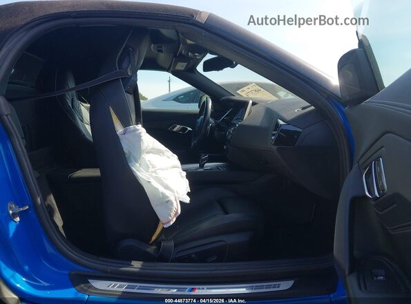 WBAHF3C08LWW57075 2020 BMW Z4 Blue Front interior view