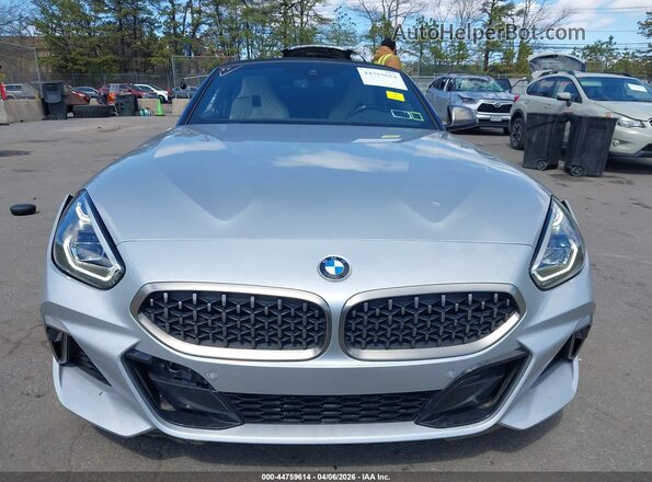 WBAHF9C02LWW46723 2020 BMW Z4 Silver Widok zestawu wskaźników