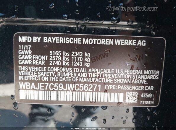 WBAJE7C59JWC56271 2018 BMW 5 SERIES Black Vista del compartimento del motor