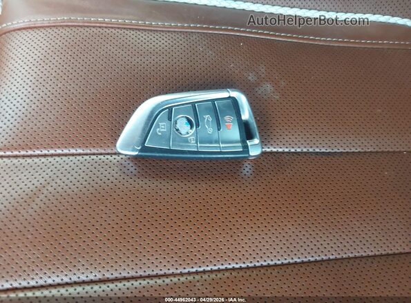 WBAJS7C06LCD33518 2020 BMW 5 SERIES Black Vista del salpicadero