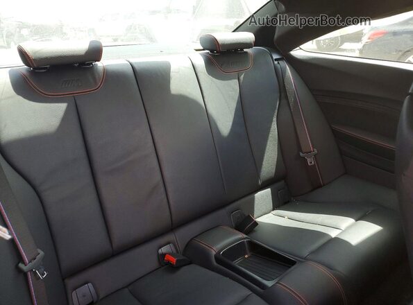 WBS2U7C59KVB09331 2019 BMW M2 Silver Вид задніх сидінь