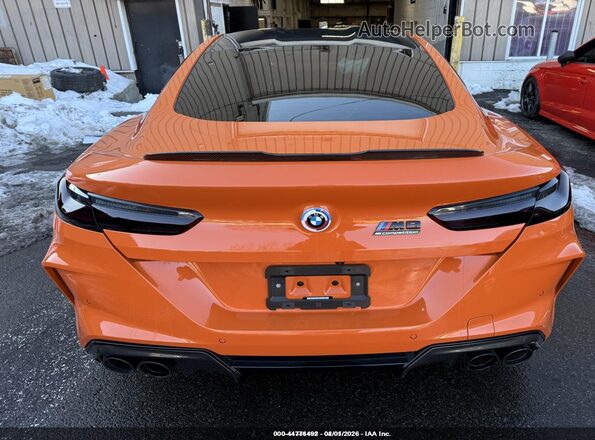 WBSAE0C07PCL08883 2023 BMW M8 Оранжевый Вид щитка приборов