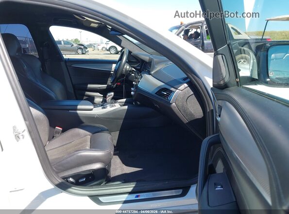 WBSJF0C57KB284544 2019 BMW M5 White Вид салону спереду
