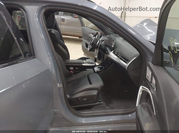 WBX13EF01R5X92758 2024 BMW X1 Gray Widok wnętrza z przodu