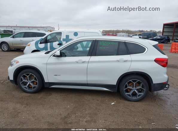 WBXHT3C31J5F90169 2018 BMW X1 White Սալոնի 360 աստիճան տեսք