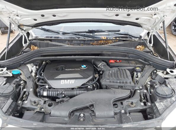WBXHT3C31J5F90169 2018 BMW X1 White Հետևի տեսք