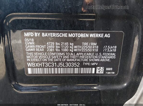 WBXHT3C31J5L30352 2018 BMW X1 Black Widok komory silnika