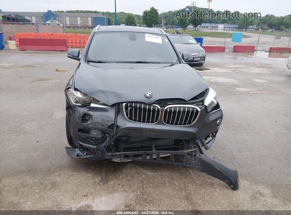 WBXHT3C33J5F90366 2018 BMW X1 Gray Դիմացի տեսք