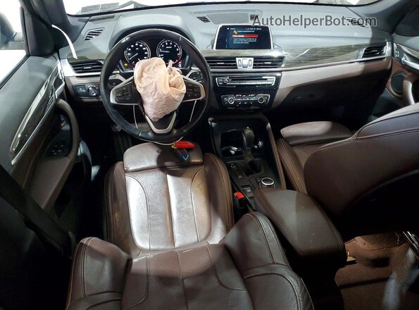 WBXHT3C34J3H30064 2018 BMW X1 Белый Вид панели приборов