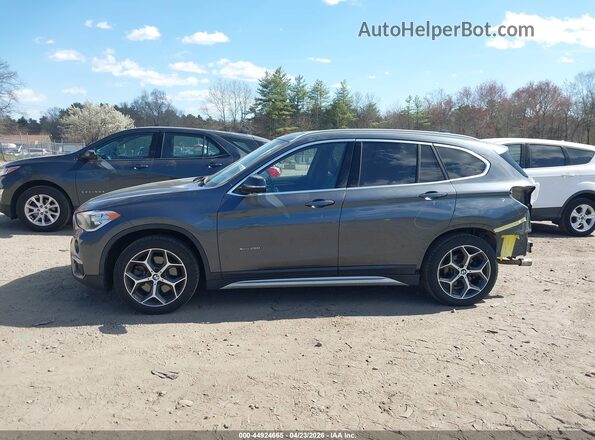 WBXHT3C34J5F92272 2018 BMW X1 Gray Панорамний вид салону 360°