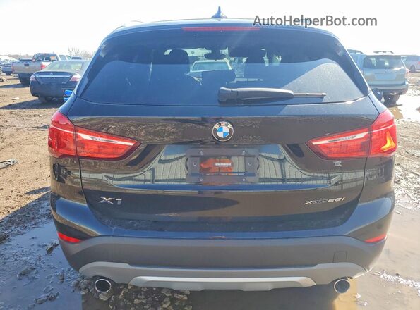 WBXHT3C38J5L32549 2018 BMW X1 Black Widok z tyłu