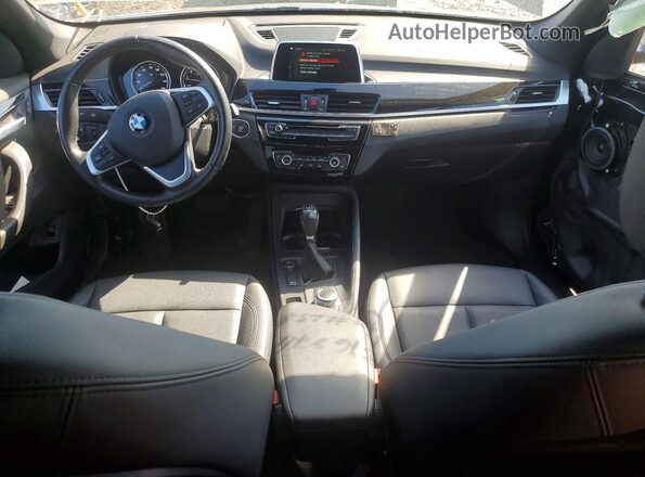 WBXHT3C38J5L32549 2018 BMW X1 Black Widok deski rozdzielczej