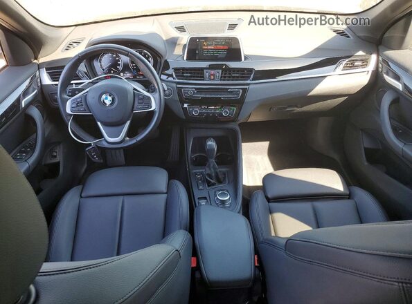 WBXHT3C52K3H36562 2019 BMW X1 Silver Dashboard view