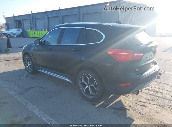 WBXHT3C5XK5L37562 2019 BMW X1 Black Rear left