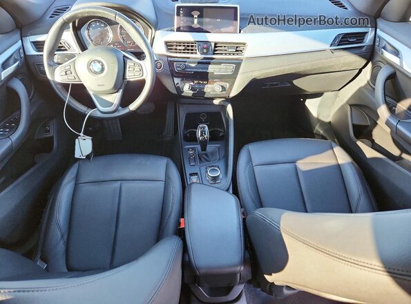 WBXJG7C01L5P35682 2020 BMW X1 Серый Вид панели приборов
