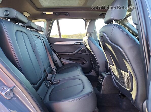 WBXJG7C01L5P35682 2020 BMW X1 Серый Вид задней части салона