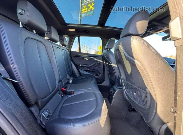 WBXJG7C01M5S99160 2021 BMW X1 Black Widok z tyłu