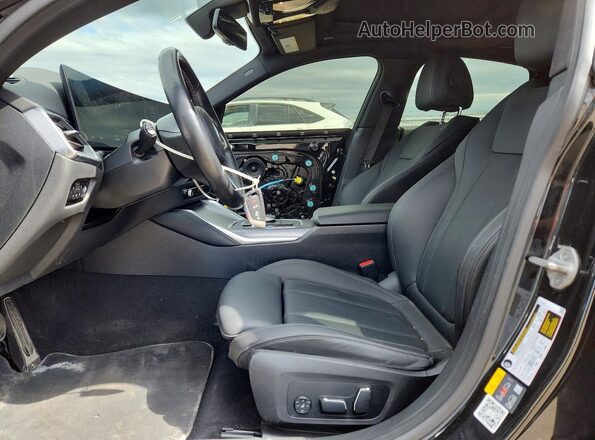 WBY33AW00RFS71425 2024 BMW I4 Black Vista interior delantera