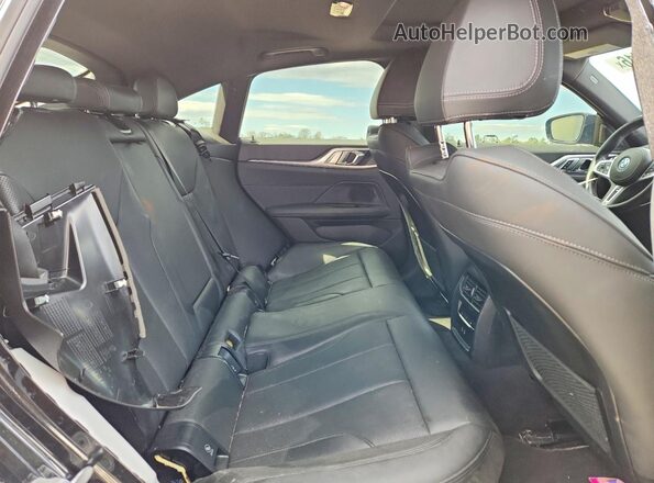 WBY33AW00RFS71425 2024 BMW I4 Black Vista de los asientos traseros