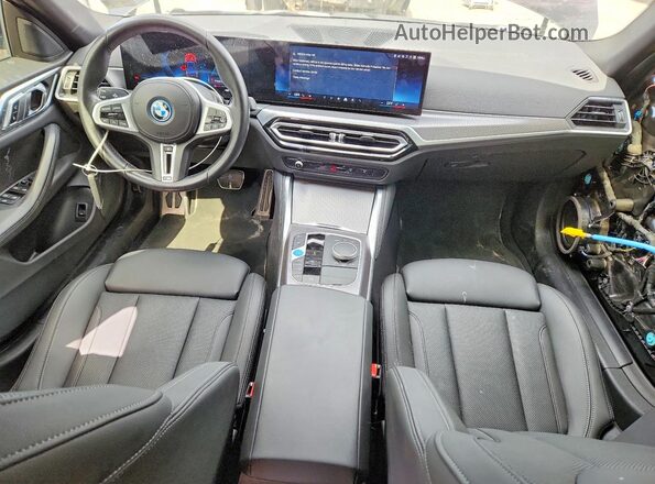 WBY33AW00RFS71425 2024 BMW I4 Black Vista del salpicadero