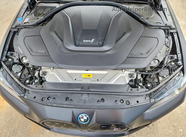 WBY33AW00RFS71425 2024 BMW I4 Black Vista interior trasera