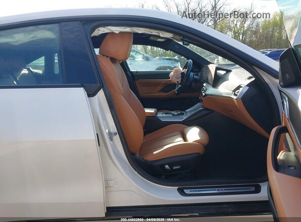 WBY33AW06PFR02532 2023 BMW I4 White წინა სალონის ხედი