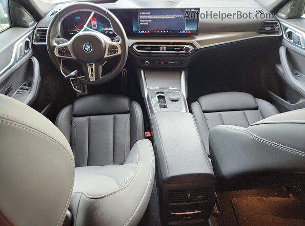 WBY33AW0XRFS33958 2024 BMW I4 Серый Вид панели приборов