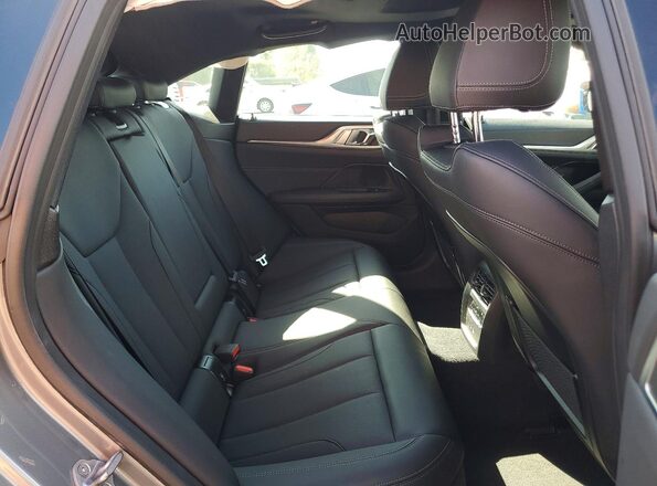 WBY43AW03RFS84206 2024 BMW I4 Gray Widok tylnych siedzeń
