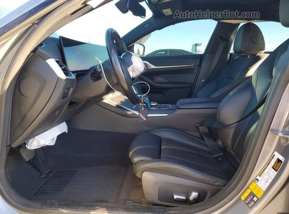 WBY73AW01NFN12744 2022 BMW I4 Silver Вид салону спереду