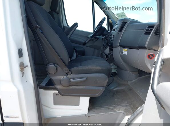 WD3PE7DD2GP310958 2016 MERCEDES-BENZ SPRINTER White Front interior view