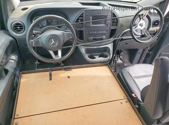 WD4PG2EE3H3338552 2017 MERCEDES-BENZ METRIS Black Вид панелі приладів