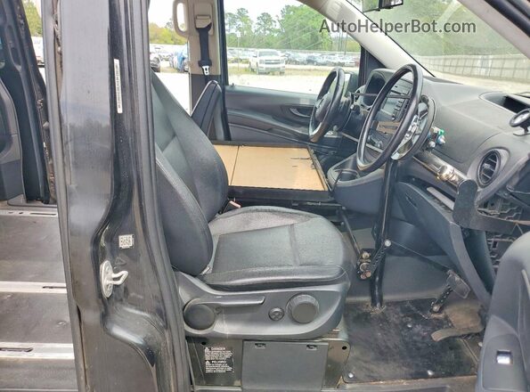 WD4PG2EE3H3338552 2017 MERCEDES-BENZ METRIS Black Вид салону спереду