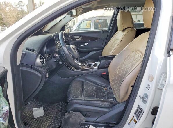 WDC0G4JB2GF035448 2016 MERCEDES-BENZ GLC-CLASS White Front interior view