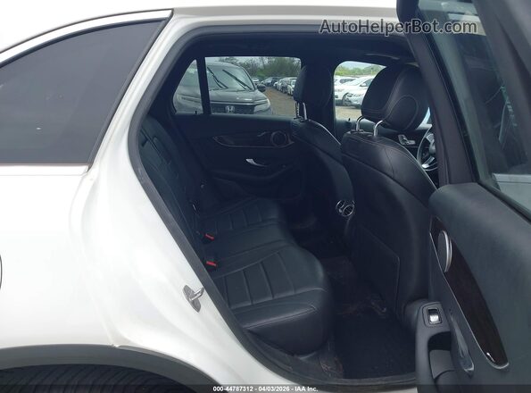 WDC0G4JB2JV021319 2018 MERCEDES-BENZ GLC 300 White VIN կոդի պիտակի տեսք