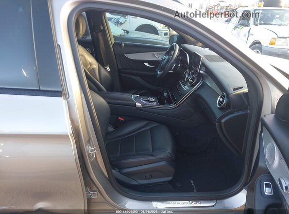 WDC0G4JB4KV179002 2019 MERCEDES-BENZ GLC 300 Silver Widok wnętrza z przodu