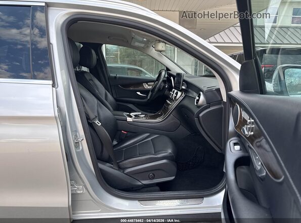 WDC0G4JB5GF106884 2016 MERCEDES-BENZ GLC 300 Silver Սալոնի դիմացի տեսք