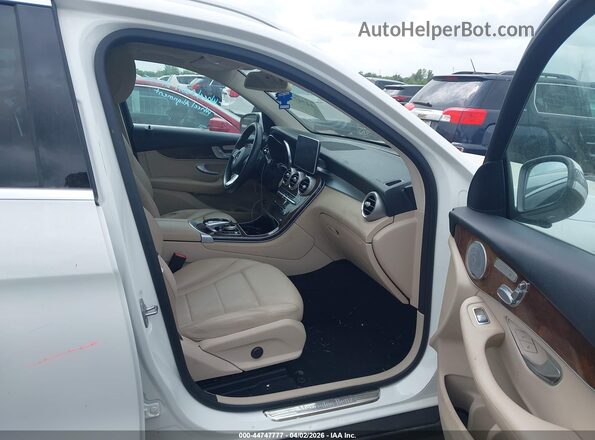 WDC0G4KB6HV005195 2017 MERCEDES-BENZ GLC 300 White Սալոնի դիմացի տեսք