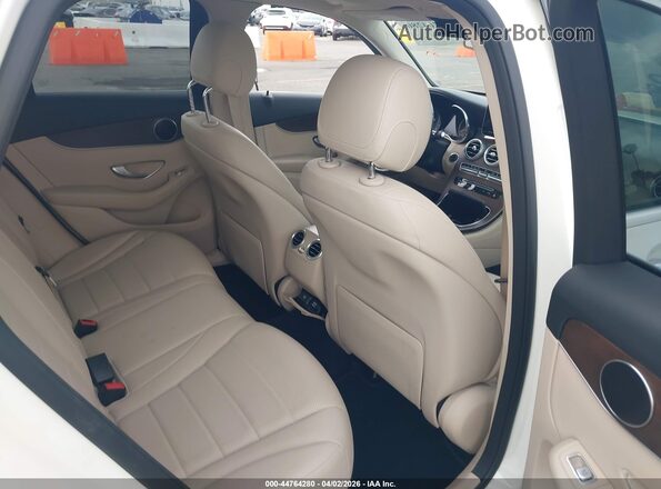 WDC0G5EB9KF578899 2019 MERCEDES-BENZ GLC 350E White VIN sticker view