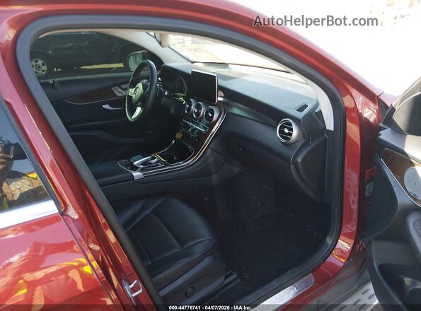 WDC0J4KB3HF227723 2017 MERCEDES-BENZ GLC 300 COUPE Red წინა სალონის ხედი