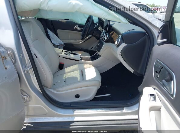 WDCTG4EB2GJ210818 2016 MERCEDES-BENZ GLA 250 Silver წინა სალონის ხედი