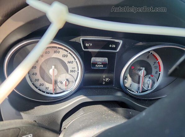 WDCTG4EB2HJ331897 2017 MERCEDES-BENZ GLA Red Սարքավորումների վահանակի տեսք