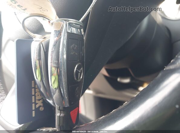 WDCTG4EB3GJ201366 2016 MERCEDES-BENZ GLA 250 Red Առջևի վահանակի տեսք