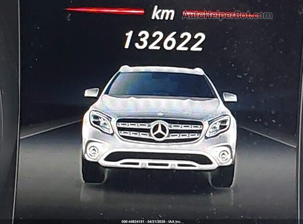WDCTG4EB3LJ656079 2020 MERCEDES-BENZ GLA 250 White Панорамний вид салону 360°