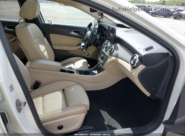 WDCTG4EB6JJ468119 2018 MERCEDES-BENZ GLA 250 White Սալոնի դիմացի տեսք
