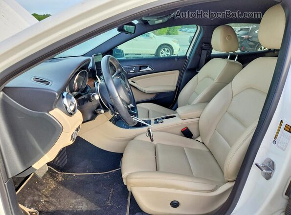 WDCTG4EB7LU022837 2020 MERCEDES-BENZ GLA White წინა სალონის ხედი