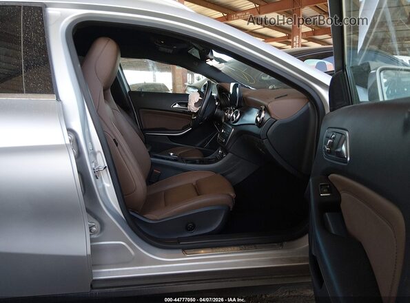 WDCTG4EB8JJ529194 2018 MERCEDES-BENZ GLA 250 Silver 