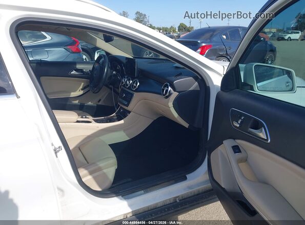 WDCTG4EBXKJ550338 2019 MERCEDES-BENZ GLA 250 White Widok wnętrza z przodu