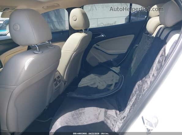 WDCTG4EBXKU009594 2019 MERCEDES-BENZ GLA 250 White 
