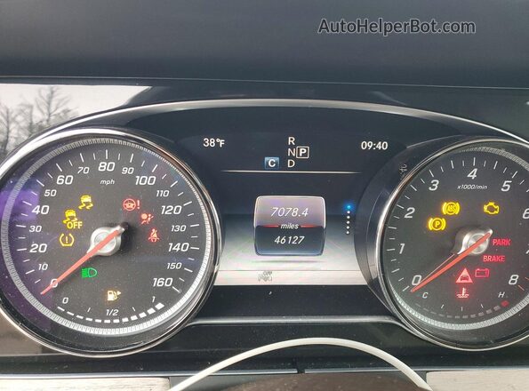 WDD1K6JB2KF076987 2019 MERCEDES-BENZ E Burgundy Սարքավորումների վահանակի տեսք
