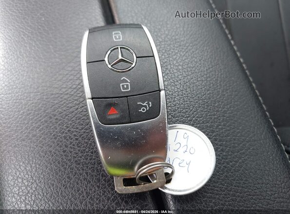 WDD3G4EB0KW024380 2019 MERCEDES-BENZ A 220 Gray Vista del salpicadero